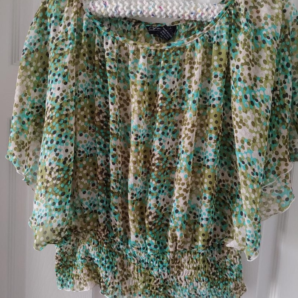 Womens Top BUY 2 $5 ITEMS GET 1 $5 ITEM FREE